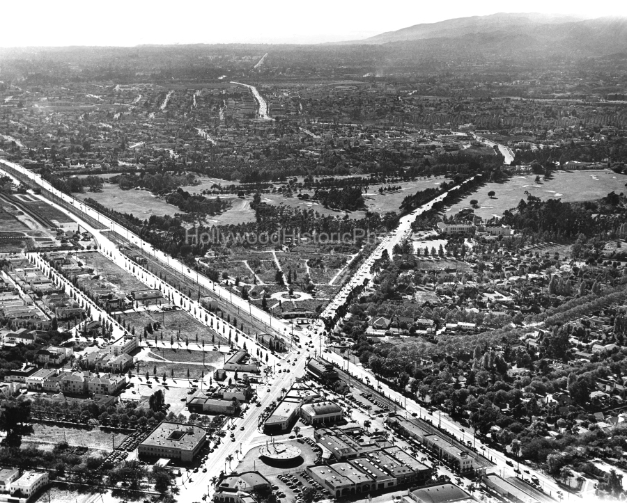 Los Angeles Country Club 1940 Wilshire Blvd. Santa Monica Blvd. wm.jpg